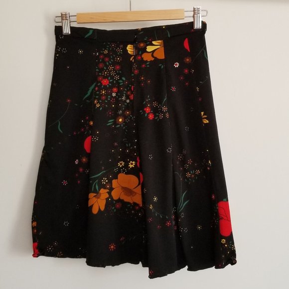 Vintage High Waisted Skirt (S/M) - Picture 3 of 6
